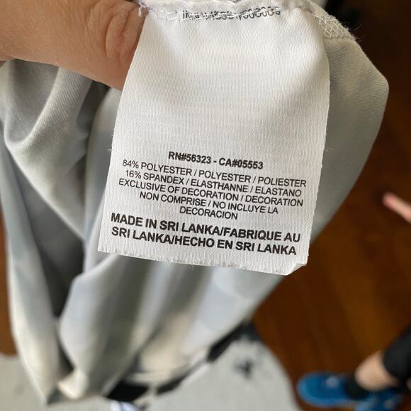 Nike Pro white/black V-neck tee, size small - Picture 6 of 6